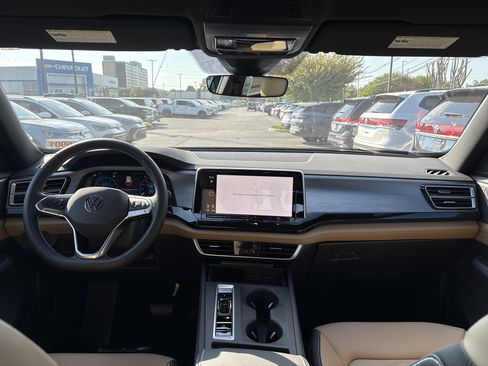 New 2026 Volkswagen Atlas Cross Sport SE image 25