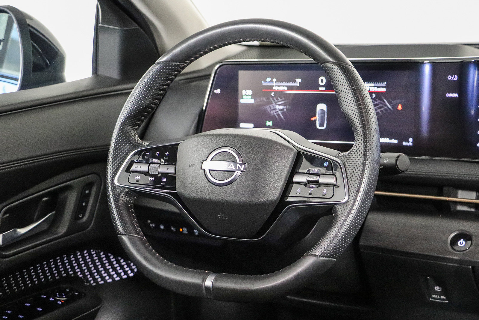Used 2024 Nissan Ariya FWD image 16