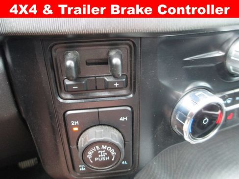 Used 2024 Ford F350 Platinum w/ Tremor Off-Road Package AWD/4WD image 19