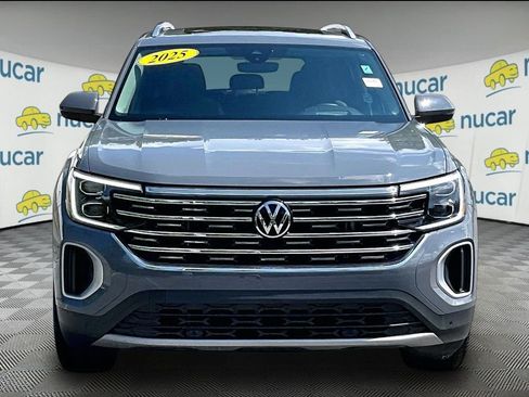 Used 2025 Volkswagen Atlas SEL AWD/4WD image 2