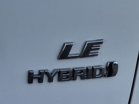 Used 2023 Toyota RAV4 LE AWD/4WD image 30