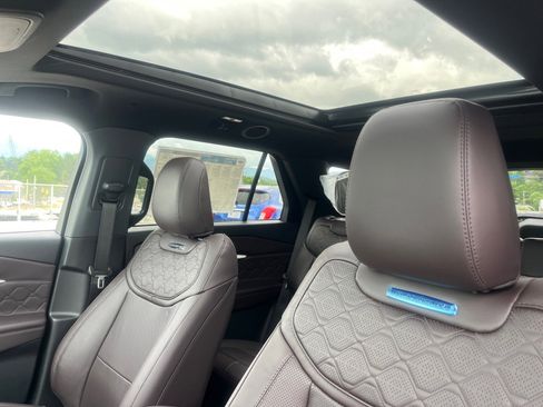 New 2026 Ford Explorer Platinum w/ LUX Leather Package AWD/4WD image 7