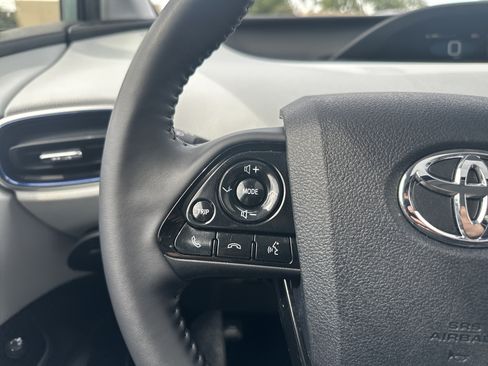 Used 2021 Toyota Prius Limited w/ Premium Convenience Package FWD image 24