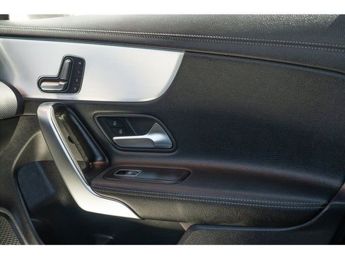 Used 2025 Mercedes-Benz CLA 250 image 19