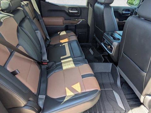 Used 2020 Chevrolet Silverado 1500 High Country w/ Technology Package AWD/4WD image 18