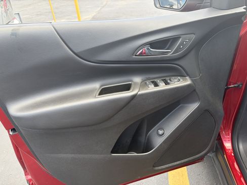 Used 2023 Chevrolet Equinox LT FWD image 9