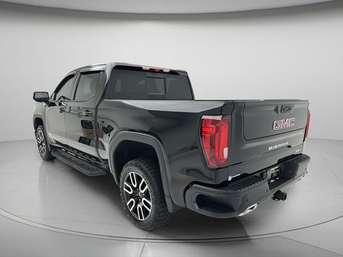 Used 2024 GMC Sierra 1500 AT4 w/ Technology Package AWD/4WD image 6