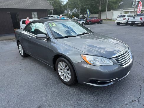 Used 2013 Chrysler 200 Touring image 2