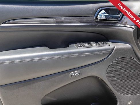 Used 2019 Jeep Grand Cherokee Overland AWD/4WD image 17