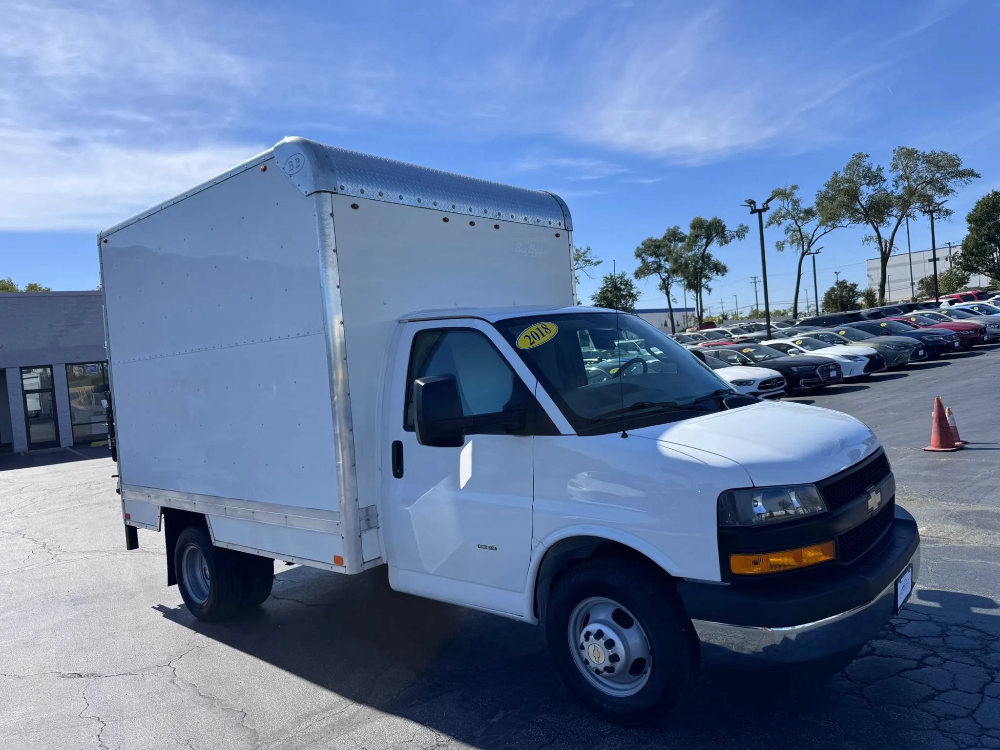 Used 2018 Chevrolet Express 3500 w/ Power Convenience Package RWD image 2