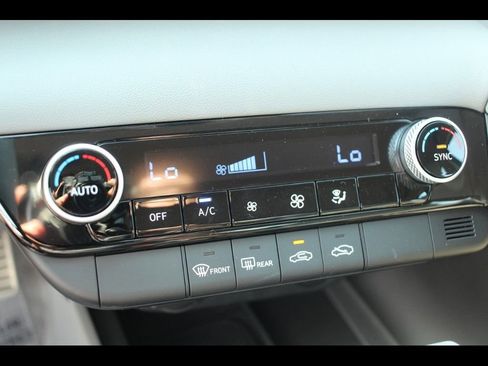 New 2025 Hyundai Elantra Sport image 18