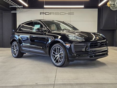 Used 2025 Porsche Macan image 29
