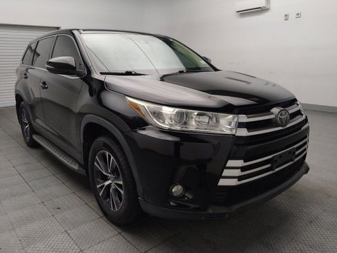 Used 2019 Toyota Highlander Plus FWD image 13