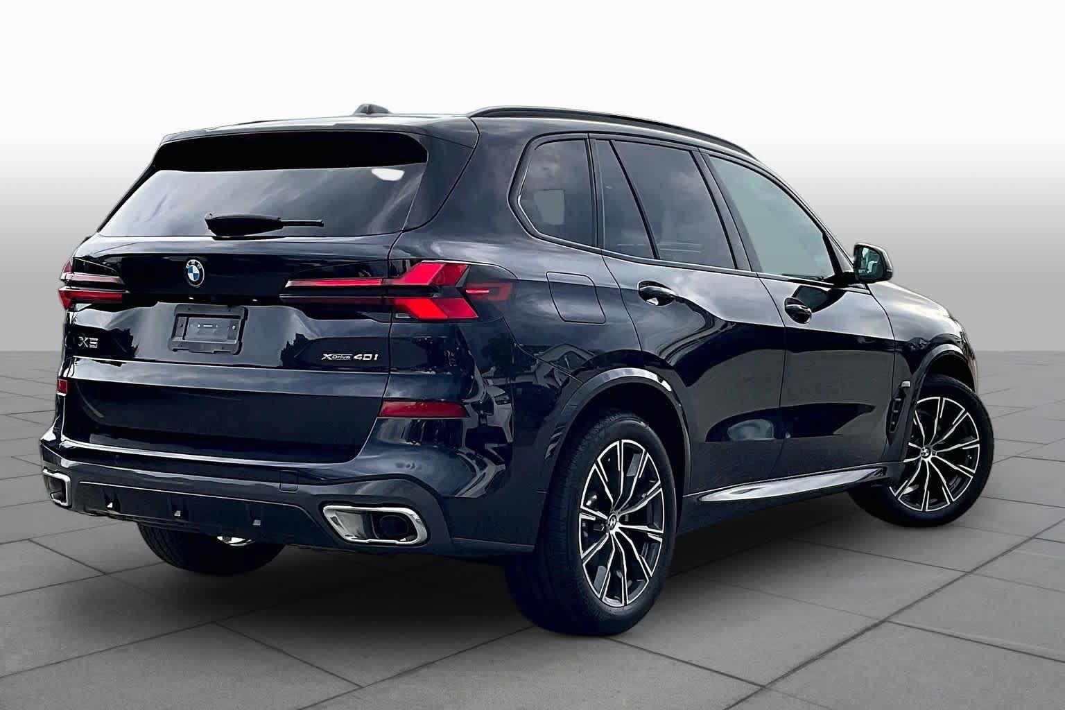 Used 2024 BMW X5 xDrive40i w/ M Sport Package AWD/4WD image 12