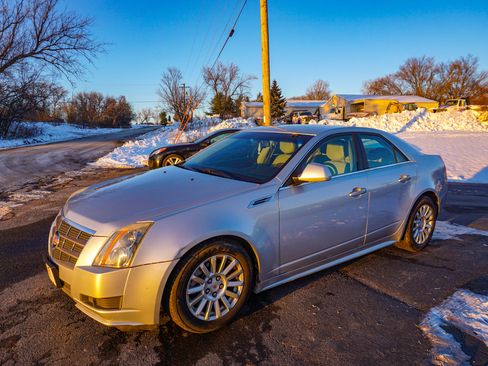 Used 2010 Cadillac CTS Luxury image 8