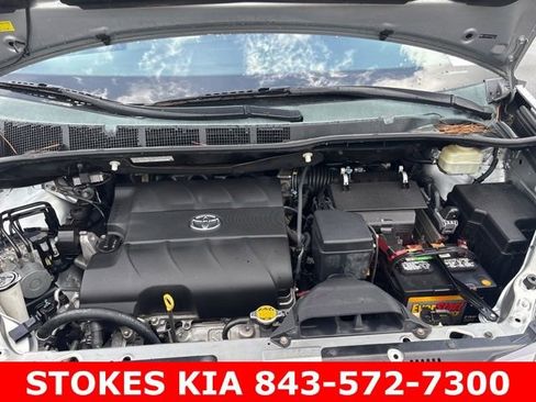 Used 2015 Toyota Sienna XLE Premium FWD image 11