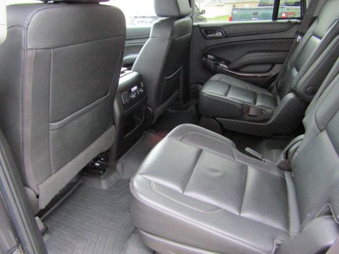 Used 2017 GMC Yukon SLT image 7