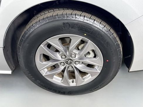 Certified 2024 Toyota Sienna XLE w/ XLE Plus Package image 33