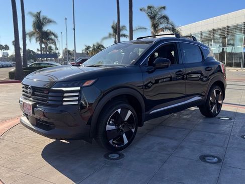 New 2026 Nissan Kicks SR w/ Illumination Package image 4