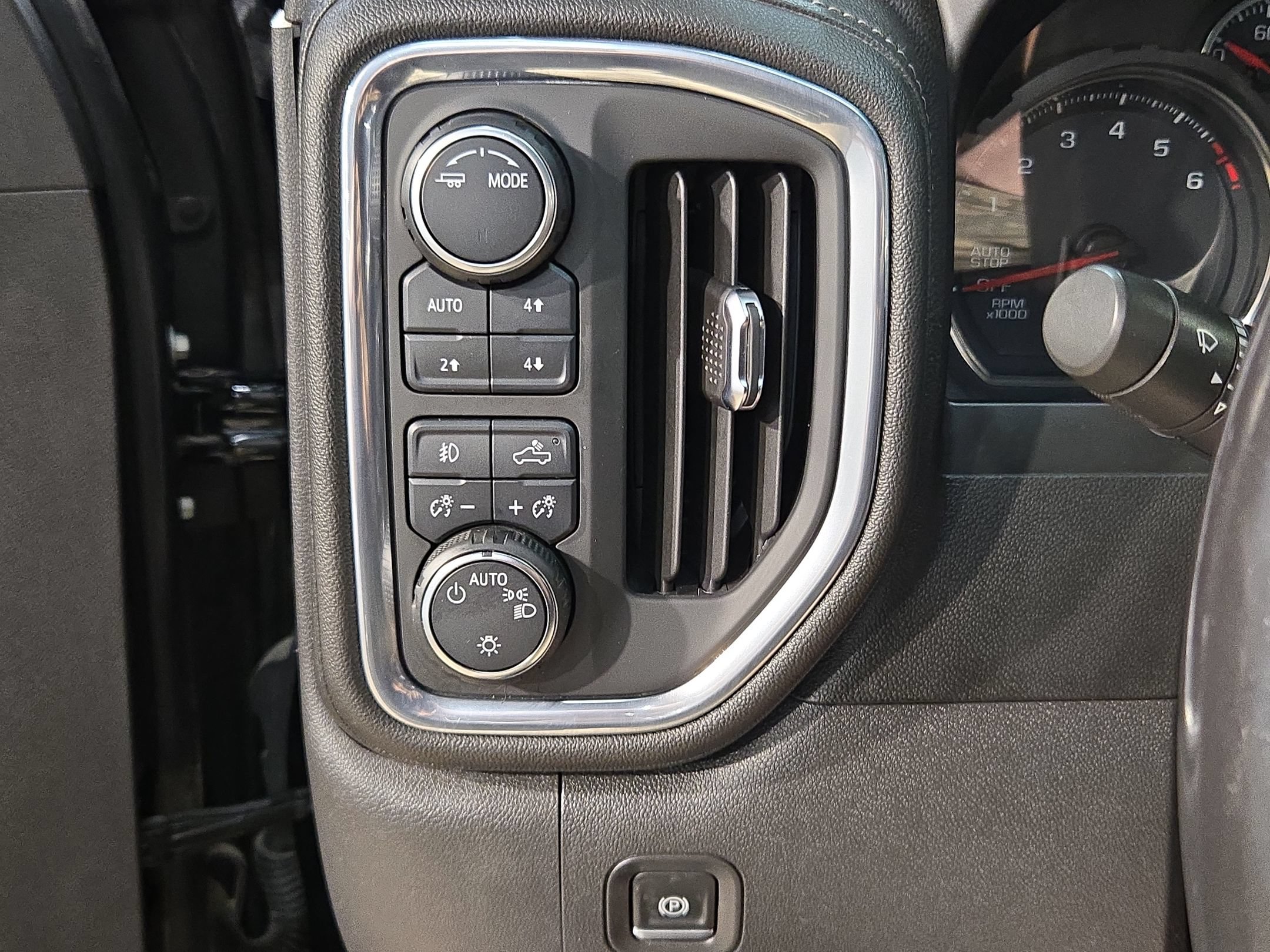 Used 2021 Chevrolet Silverado 1500 RST AWD/4WD image 24