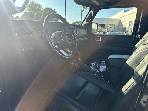 Used 2020 Jeep Wrangler Unlimited Sahara AWD/4WD image 11
