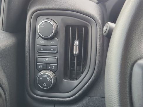 Used 2025 Chevrolet Silverado 1500 Custom Trail Boss w/ Midnight Edition image 21