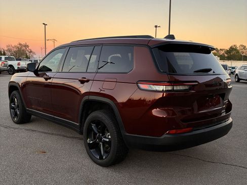 Used 2025 Jeep Grand Cherokee L Limited w/ Luxury Tech Group II image 14