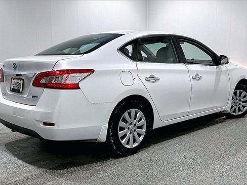 Used 2014 Nissan Sentra S image 5
