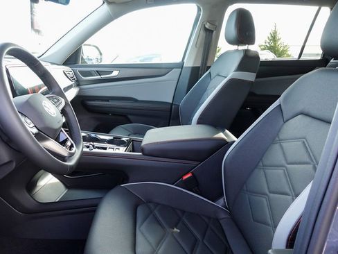 New 2026 Volkswagen Atlas Peak Edition image 14