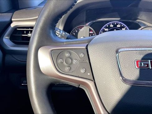 Used 2022 GMC Acadia AT4 w/ Technology Package image 10