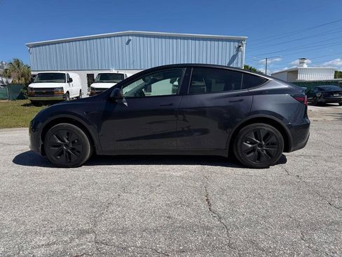 Used 2024 Tesla Model Y Long Range image 5