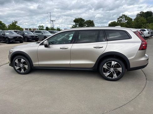 New 2026 Volvo V60 B5 Cross Country Plus w/ Climate Package AWD/4WD image 2
