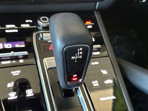 Used 2023 Porsche Cayenne image 27