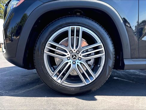 Used 2024 Mercedes-Benz GLS 450 4MATIC image 12