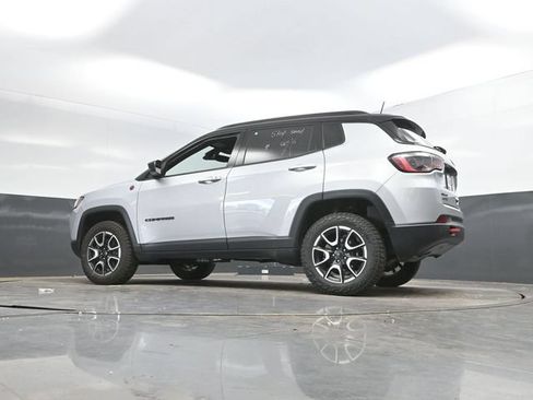 Used 2025 Jeep Compass Trailhawk AWD/4WD image 51