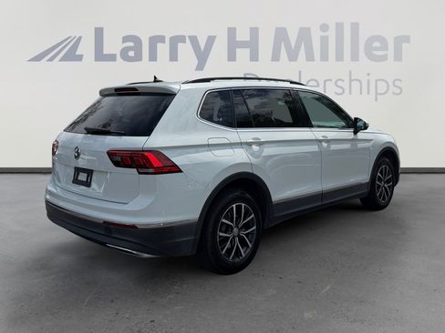 Used 2020 Volkswagen Tiguan SE w/ Panoramic Sunroof Package FWD image 5