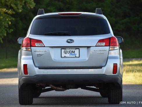 Used 2013 Subaru Outback 2.5i Premium AWD/4WD image 6