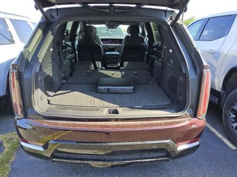 Used 2025 Cadillac Escalade IQ Luxury 2 w/ LPO, Premium Carpet Package AWD/4WD image 10
