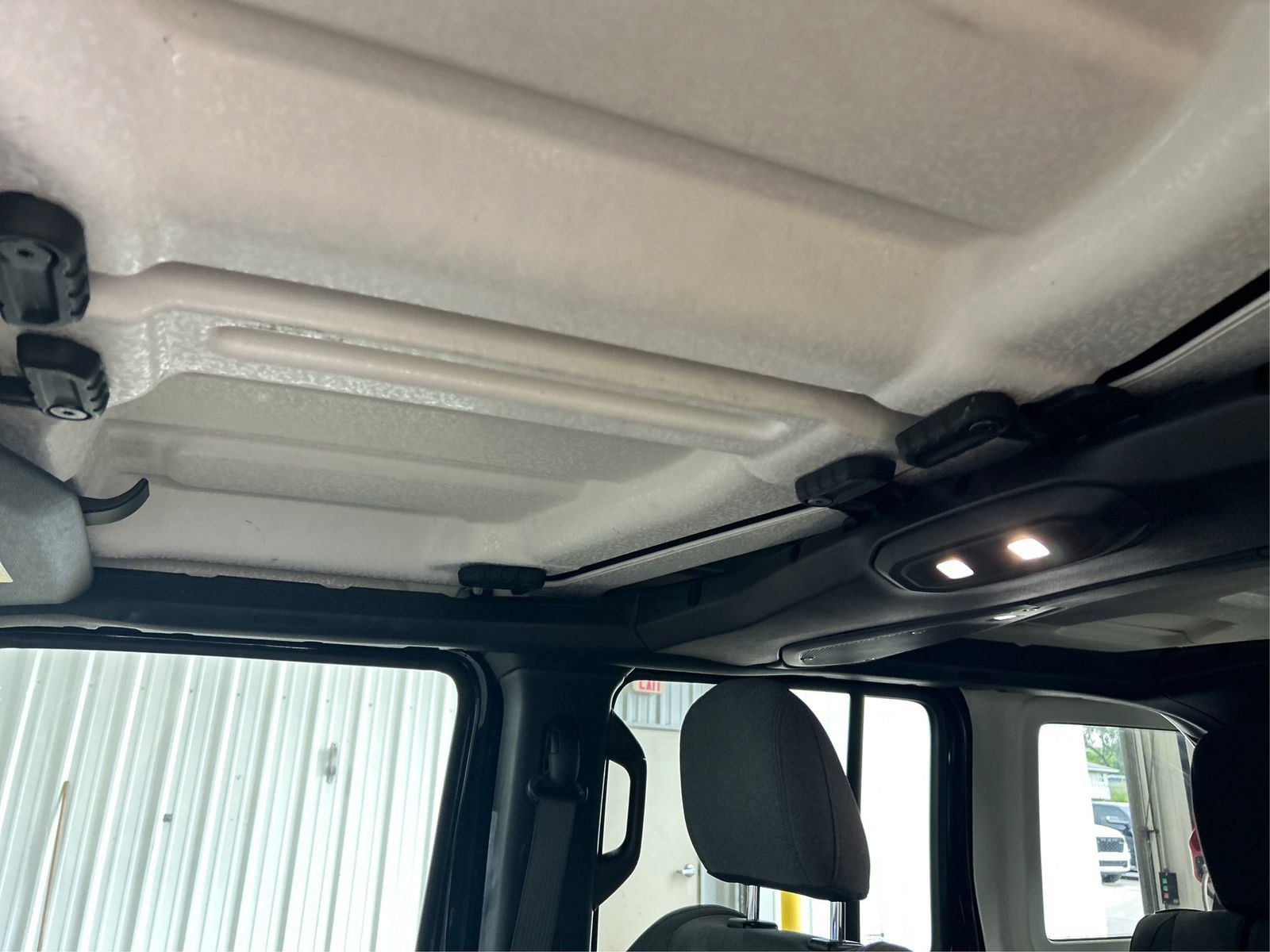 Used 2024 Jeep Wrangler Unlimited Sahara AWD/4WD image 19