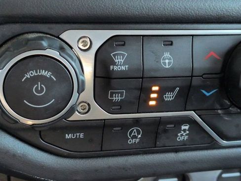Used 2025 Jeep Gladiator Sport AWD/4WD image 22