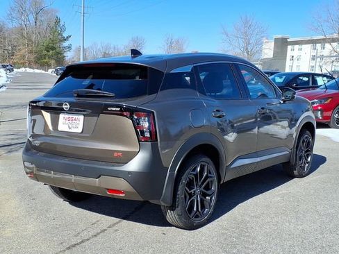 Used 2026 Nissan Kicks SR w/ SR Premium Package FWD image 6