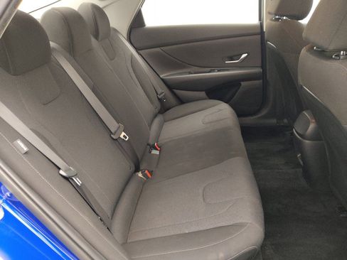 Used 2024 Hyundai Elantra SE FWD image 19