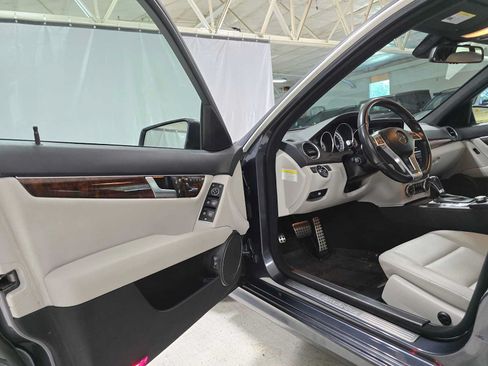 Used 2014 Mercedes-Benz C 300 4MATIC Sedan image 19