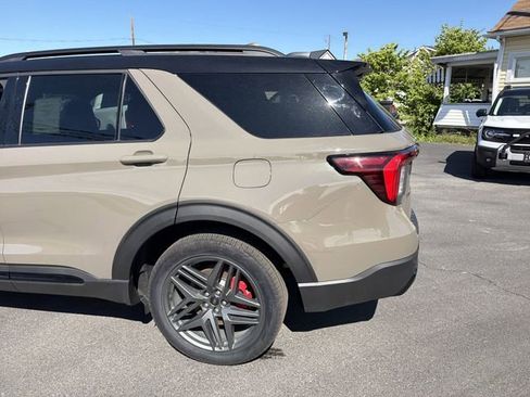 New 2026 Ford Explorer ST-Line w/ ST-Line Street Pack AWD/4WD image 7