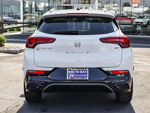 Used 2024 Buick Encore GX Sport Touring image 5