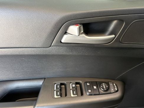 Certified 2021 Kia Sportage LX w/ LX Fwd Popular Package image 11