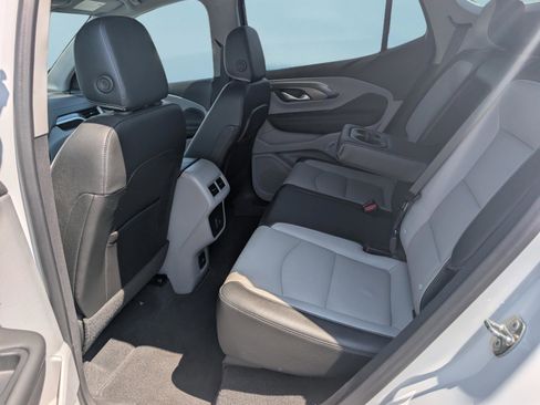 Used 2023 GMC Terrain SLT image 14