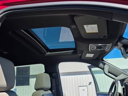 Used 2024 GMC Sierra 2500 SLT w/ SLT Premium Package image 19