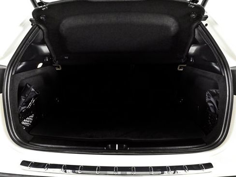 Used 2025 Mercedes-Benz GLA 250 4MATIC image 6