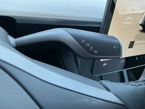 Used 2023 Tesla Model Y Long Range image 24